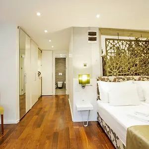 Nish Suites&hotel Otel